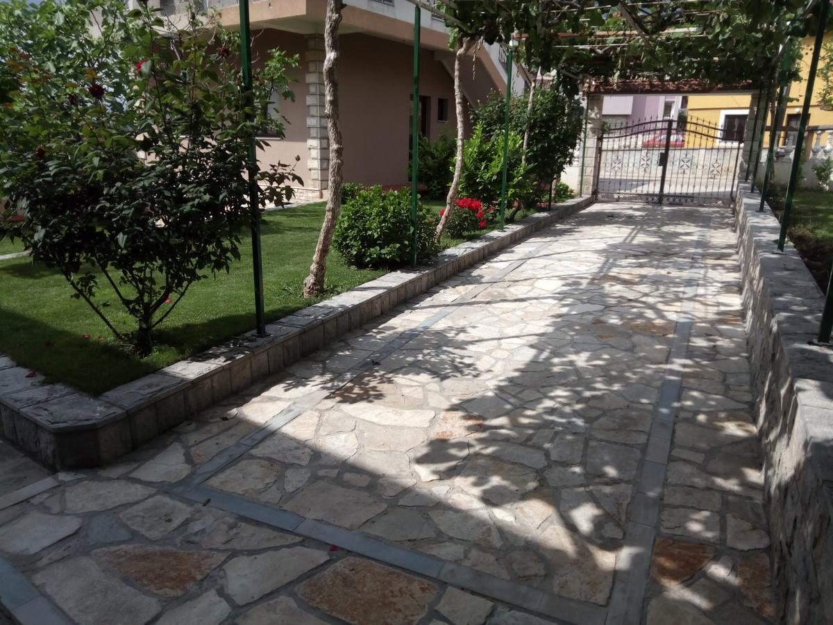 Apartments Leo Trebinje Exterior photo